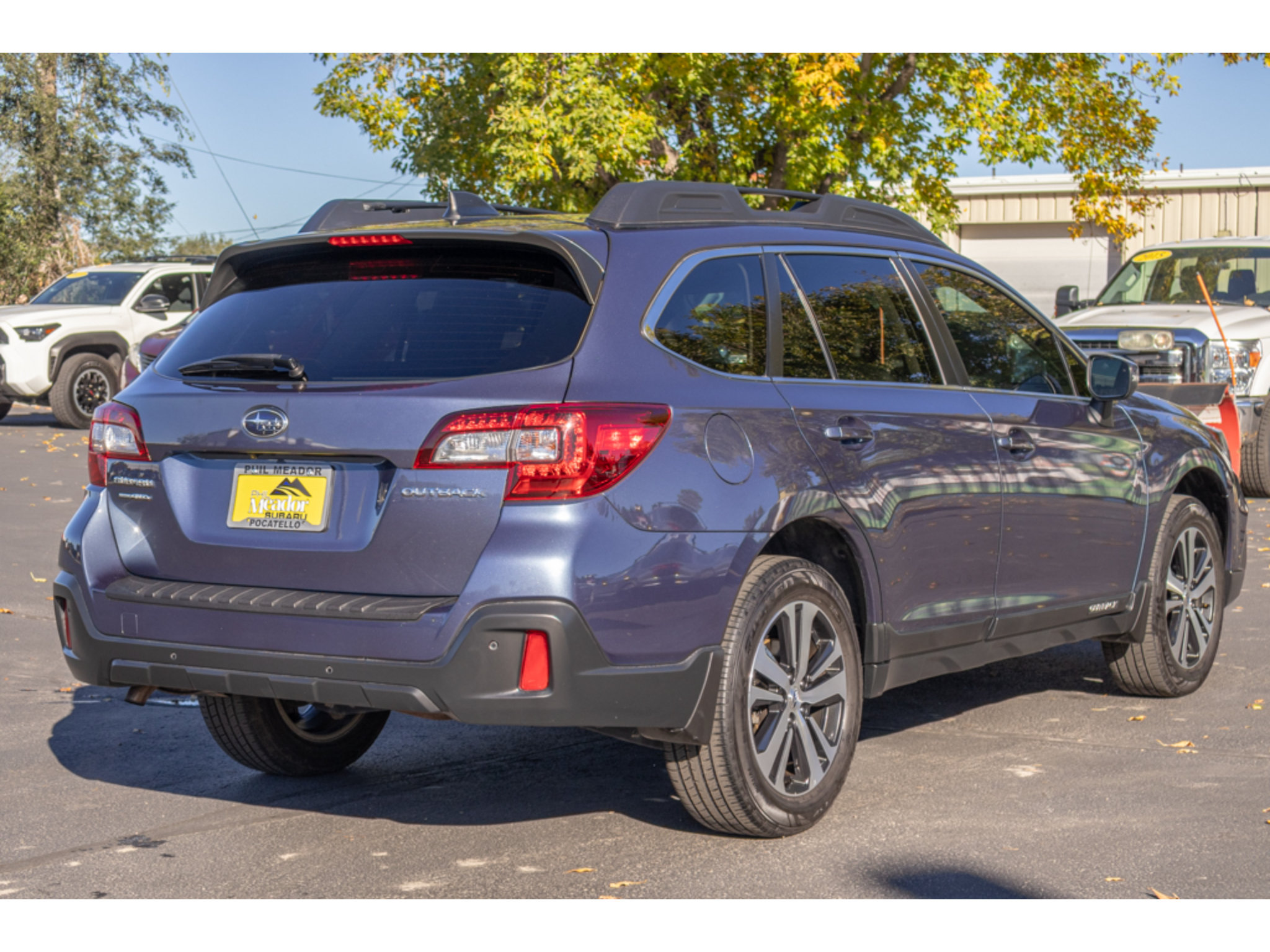Used 2018 Subaru Outback 2.5i Limited AWD/4WD image 3