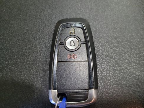 Used 2018 Ford EcoSport SE FWD image 32