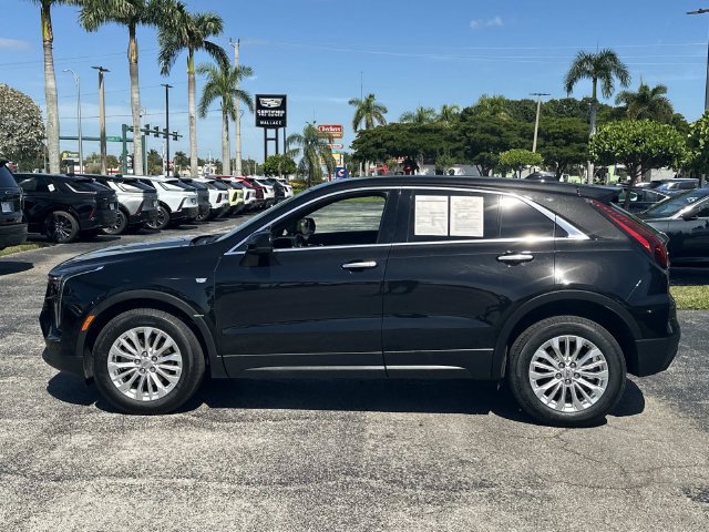 Used 2024 Cadillac XT4 Luxury w/ Cold Weather Package FWD image 6