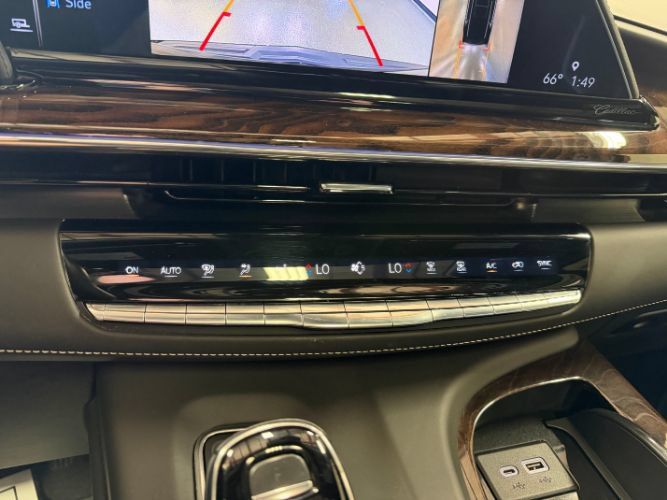 Used 2022 Cadillac Escalade Sport Platinum AWD/4WD image 16