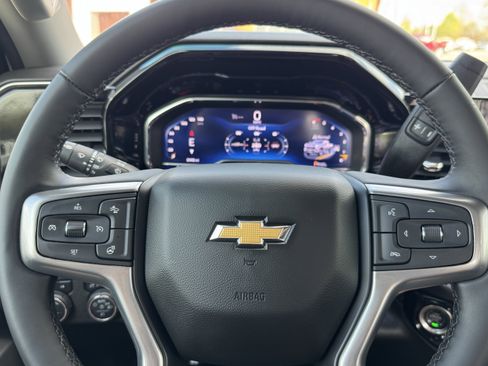 Used 2025 Chevrolet Silverado 2500 LTZ image 15
