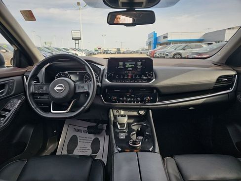 Used 2023 Nissan Rogue SL w/ SL Premium Package image 14