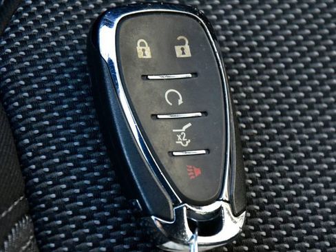 Used 2023 Chevrolet Traverse LT image 28