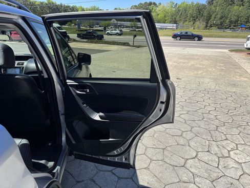Used 2017 Subaru Forester 2.5i Limited image 14