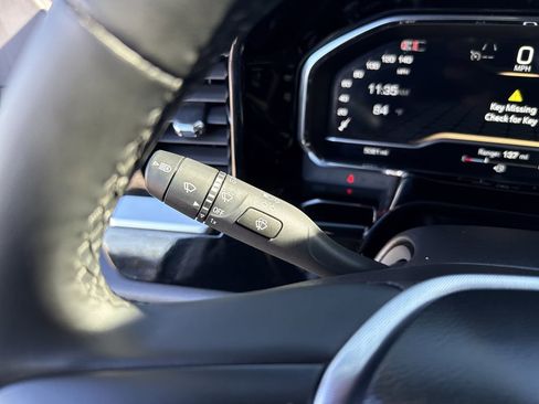 Used 2025 GMC Sierra 1500 Elevation image 21