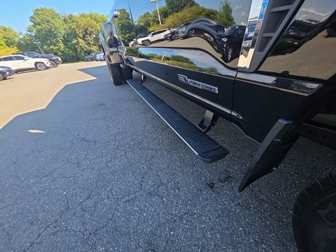 Used 2025 Ford F350 Lariat w/ Lariat Ultimate Package AWD/4WD image 13