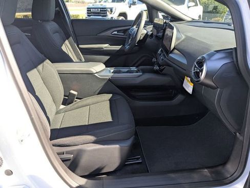 New 2026 Chevrolet Equinox EV LT image 34