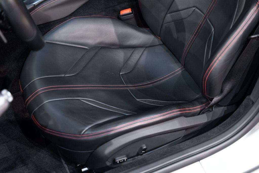 Used 2020 Ferrari 812 Superfast RWD image 48