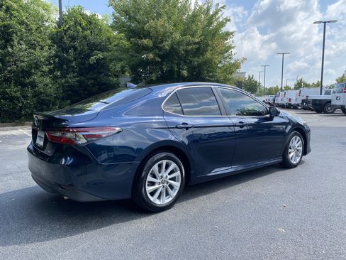 Used 2021 Toyota Camry LE FWD image 9