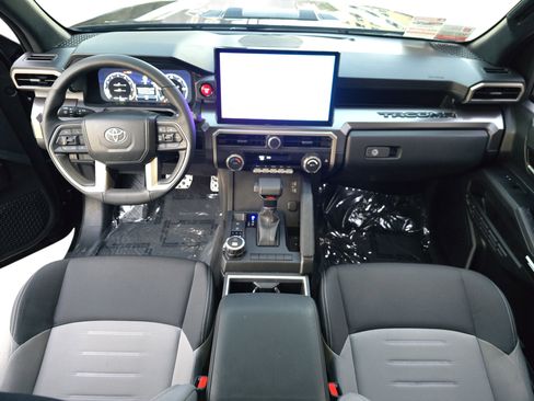 Certified 2025 Toyota Tacoma TRD Sport image 9