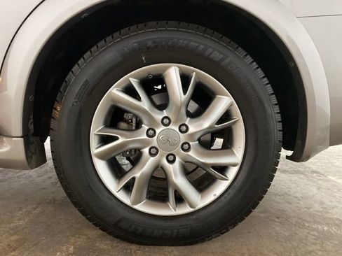 Used 2011 INFINITI QX56 2WD w/ Theater Pkg image 32