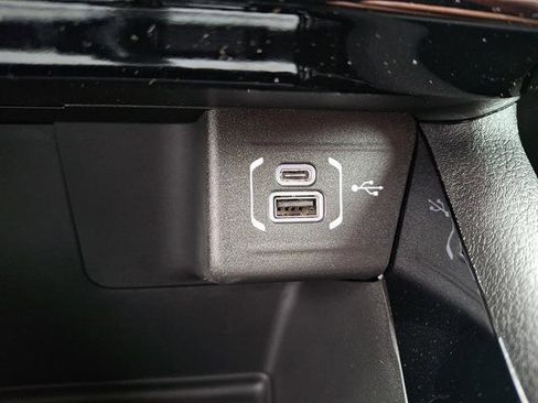 New 2026 Jeep Compass Limited w/ Sun, Sound & Navigation Group image 19