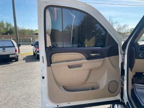 Used 2014 GMC Sierra 3500 Denali AWD/4WD image 15