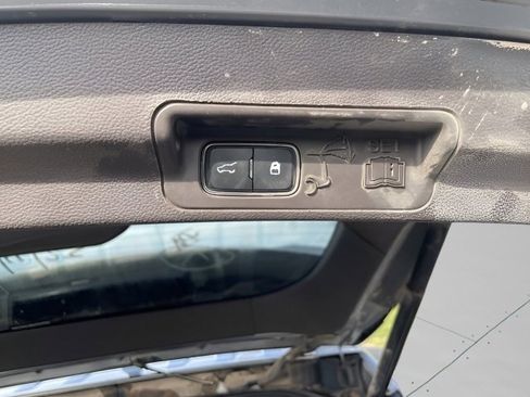 Used 2020 Ford Explorer Platinum w/ Premium Technology Package image 13