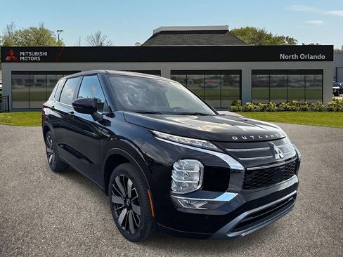 New 2026 Mitsubishi Outlander SE image 2