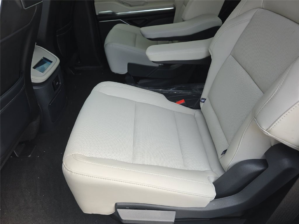 New 2026 Lincoln Navigator Premiere AWD/4WD image 14