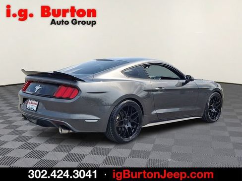 Used 2016 Ford Mustang Coupe RWD image 6