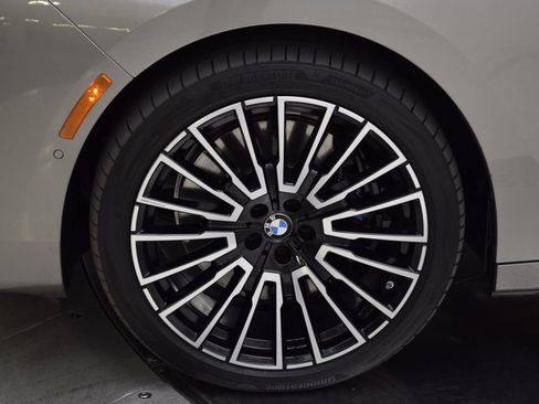 Used 2025 BMW 760i xDrive 760i xDrive w/ Executive Package image 12