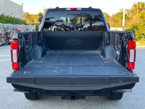 Certified 2022 Ford F250 Platinum w/ FX4 Off-Road Package image 29