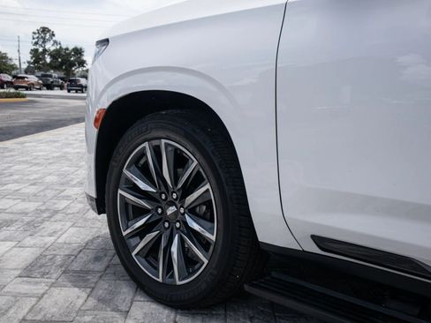 Used 2023 Cadillac Escalade Sport Platinum RWD image 16