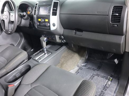 Used 2016 Nissan Frontier PRO-4X image 37