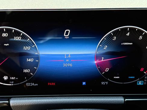 Used 2025 Mercedes-Benz GLA 250 image 35