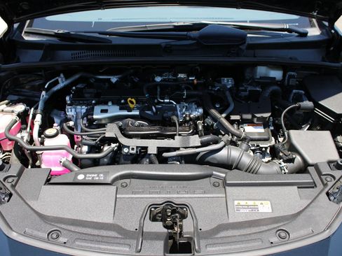 Used 2024 Toyota Prius XLE FWD image 39