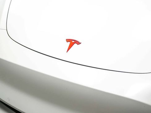 Used 2021 Tesla Model Y Long Range AWD/4WD image 5
