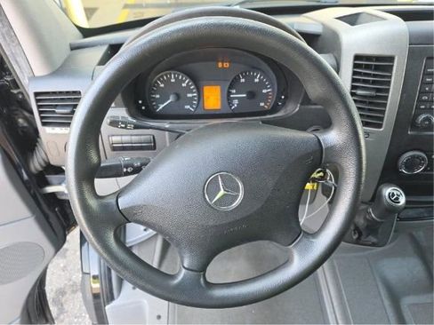 Used 2017 Mercedes-Benz Sprinter 2500 image 6
