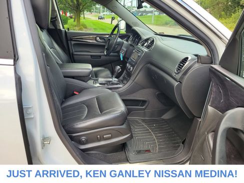 Used 2017 Buick Enclave Premium AWD/4WD image 23