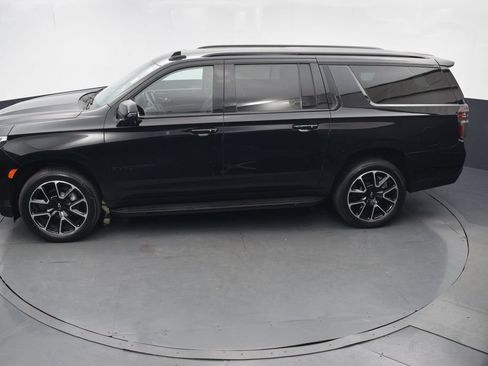 Used 2023 Chevrolet Suburban RST w/ Luxury Package AWD/4WD image 44