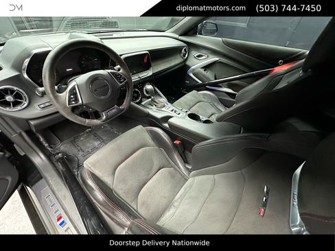 Used 2018 Chevrolet Camaro ZL1 image 17