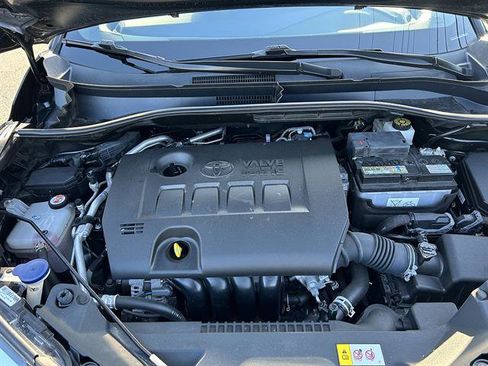 Used 2022 Toyota C-HR XLE FWD image 32
