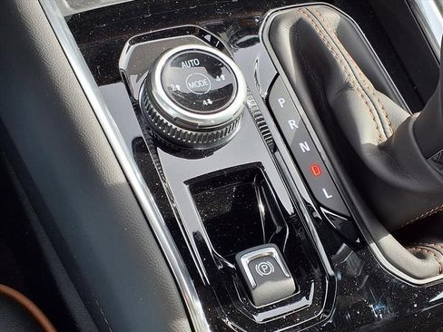 Used 2026 GMC Canyon AT4 w/ AT4 Premium Package image 15