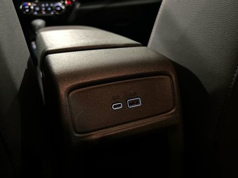 Used 2025 Chevrolet Trax RS w/ Sunroof Package FWD image 23