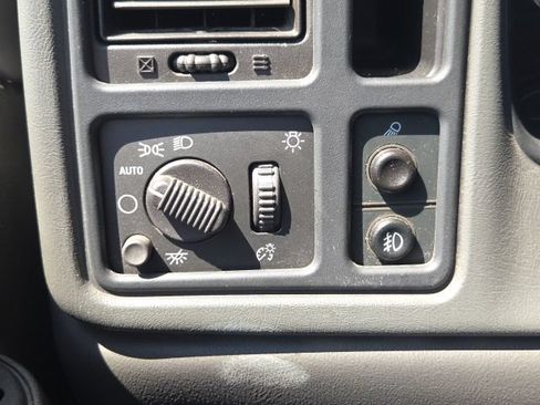Used 2006 GMC Sierra 1500 SLE w/ Sierra Special Edition RWD image 17