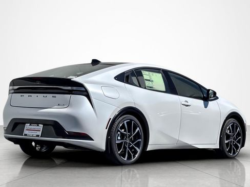 New 2026 Toyota Prius Plug-In Hybrid image 5