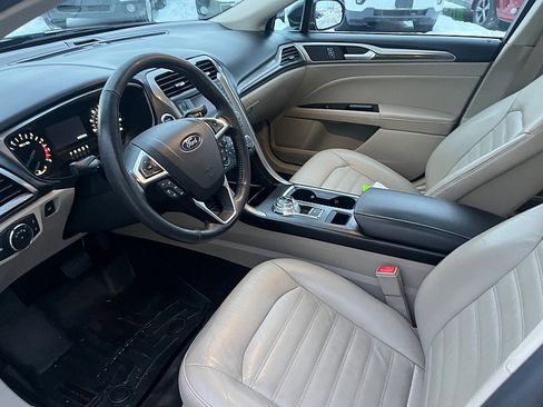 Used 2017 Ford Fusion SE image 17