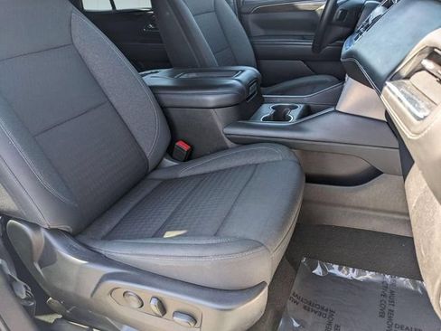 Used 2023 GMC Yukon SLE w/ Gmc Pro Safety Plus Package AWD/4WD image 31