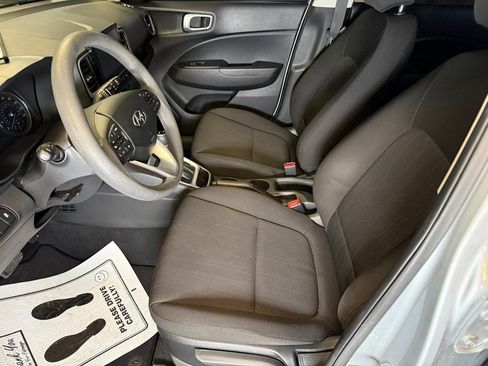 Used 2021 Hyundai Venue SE FWD image 21