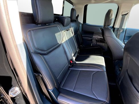 Used 2025 Ford Maverick Tremor image 17