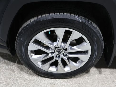 Used 2019 Toyota RAV4 Limited image 9