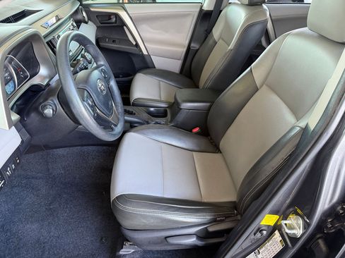 Used 2013 Toyota RAV4 LE AWD/4WD image 4