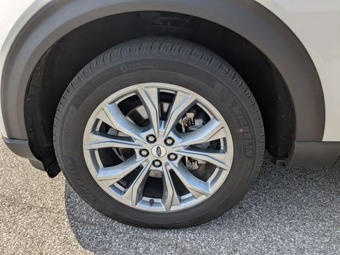 Used 2023 Ford Explorer XLT w/ Equipment Group 202A AWD/4WD image 19