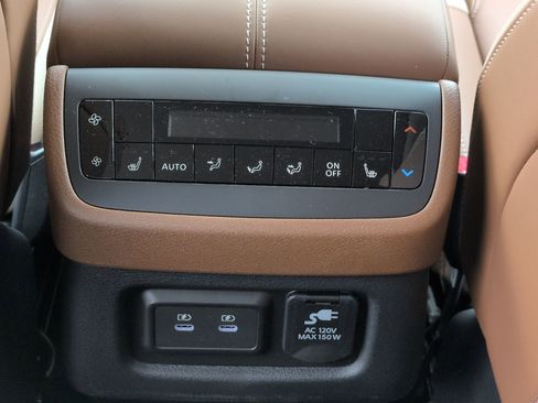 New 2026 Nissan Pathfinder Platinum image 16