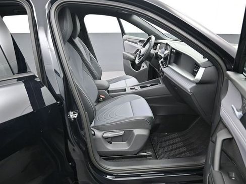 New 2026 Volkswagen Tiguan SE R-Line AWD/4WD image 14