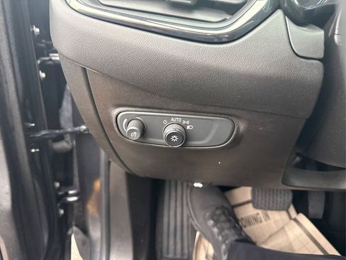 Used 2022 Chevrolet Equinox RS image 15