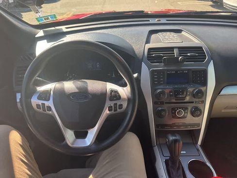 Used 2014 Ford Explorer 4WD image 16
