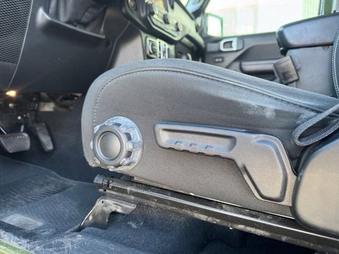 Used 2021 Jeep Wrangler Unlimited Sport image 21