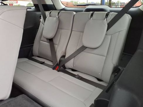 Certified 2025 Ford Explorer Active w/ Active Comfort Package AWD/4WD image 11